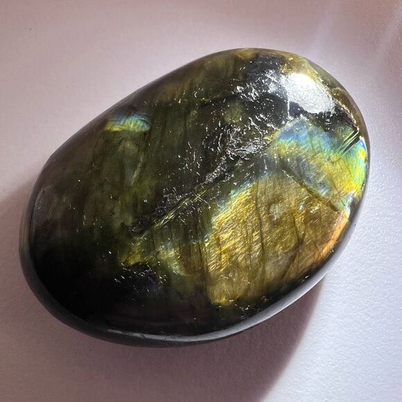 Labradorite Crystal Round Palmstone (4) - Picture 7 of 12